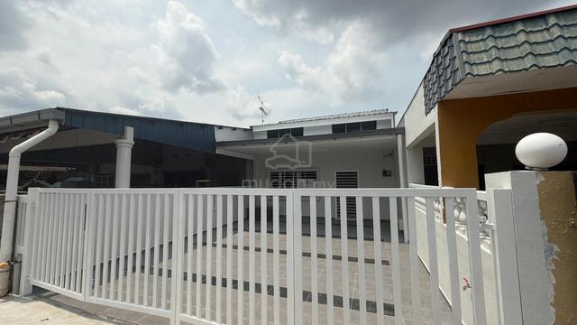 Kluang Newly renovated Single Storey Terrace House 1