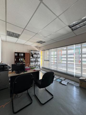 Aeropod Office - Airport View 1