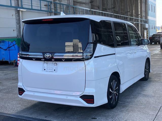 (BEST DEAL) Toyota Voxy 2.0 S-Z (7 SEATER) 2024 - 3