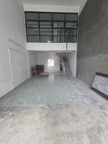 2sty shoplot in ground floor the pallazia bukit gambir for rent 1