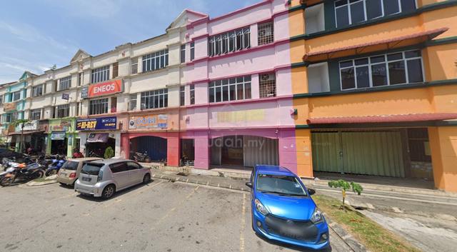 3 Sty Shop For Rent> Bandar Tasik Kesuma Beranang Semenyih Rinching 1