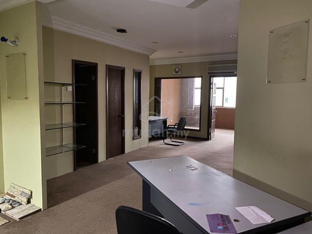 Office at Diamond Square 1