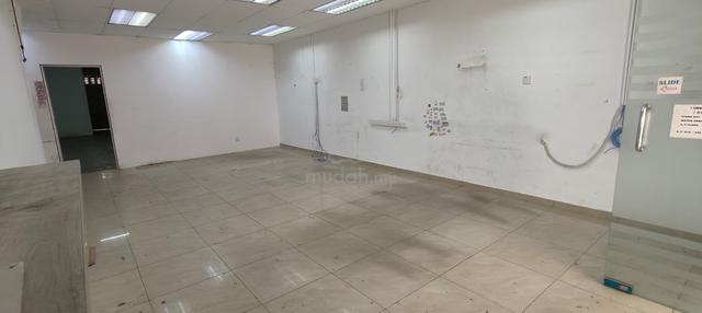 Facing Main Road ( Jln Kuching GROUND Floor ) For Rent, Mejr 5