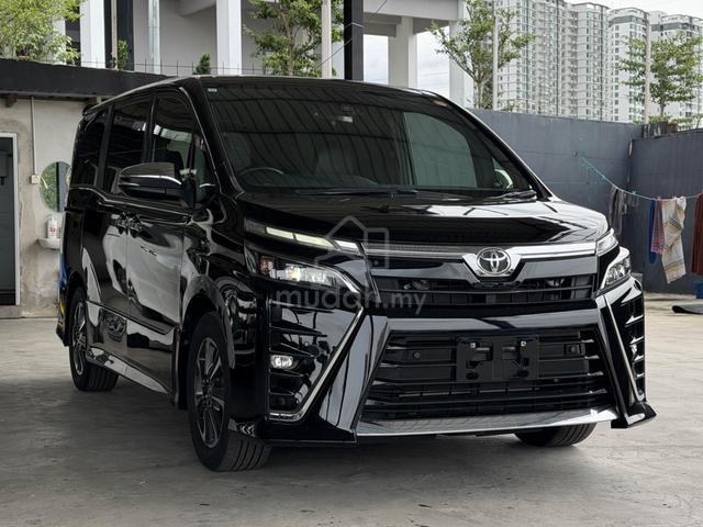 2021 Toyota VOXY 2.0 ZS KIRAMEKI +8 yrs warranty - 1