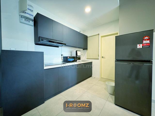 Meta City Master Room For Rent Furnished Low Deposit Seri Kembangan 1