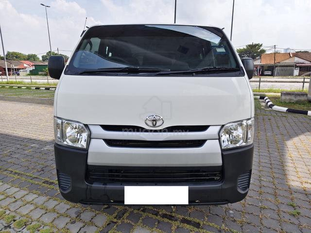 2022 Toyota Hiace 2.5 (M) Window Van 14 Seat - 2