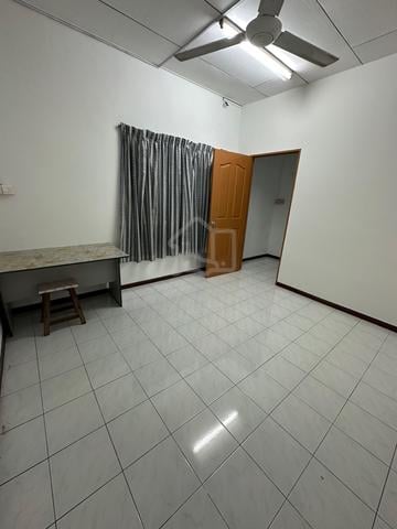 Room for rent at Luyang 1