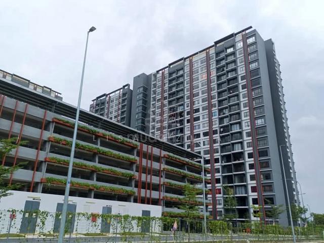 E island Lake Haven Residence 1