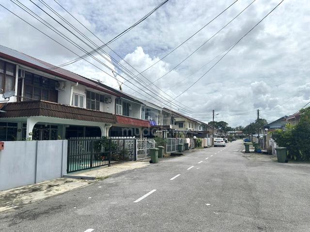 CORNER, Double Storey, ROCK ROAD 1
