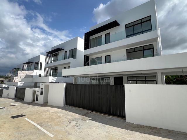 3-Storey Link Bungalow – Gaya Villa FOR SALE 1