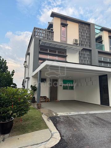 Seremban 2 Modern Corner Lot Home/Extra Land/Spacious & Move-In Ready 1