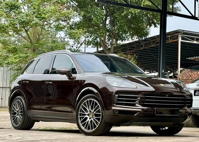 2018 Porsche CAYENNE 3.0 (A) - 1