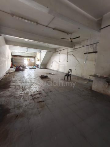 (Ground Floor) Shoplot Facing Front Parking at Bandar Puteri Klang 1