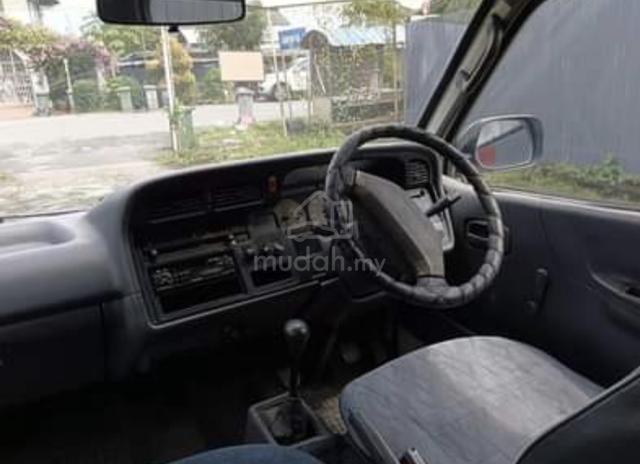 1995 Toyota HIACE 2.0 (M) - 2