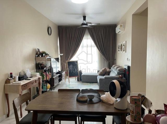 Aura Residence 1