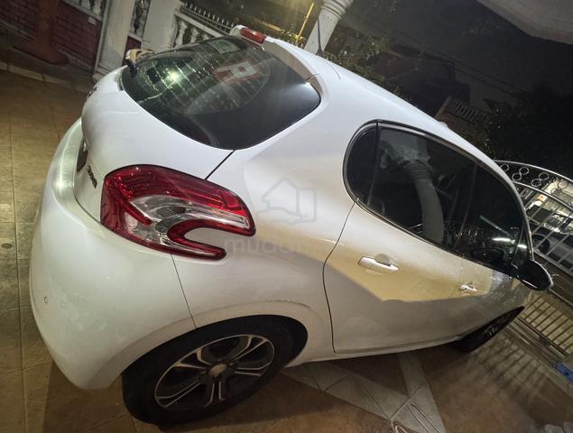 2013 Peugeot 208 1.6 VTI ALLURE (A) - 2