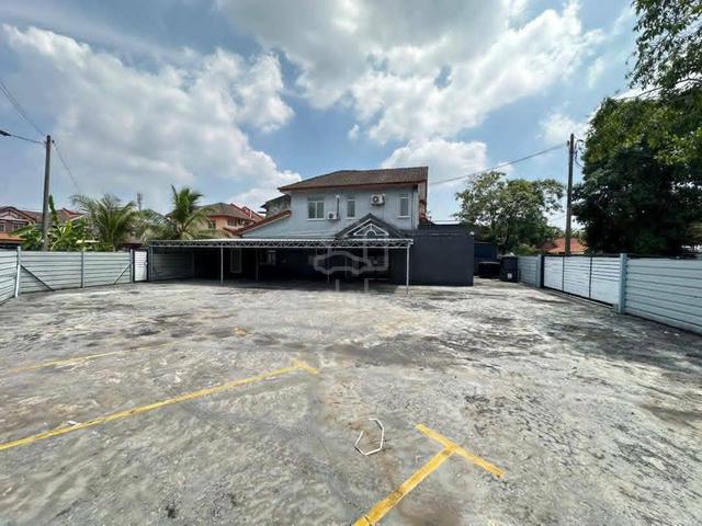 Kota Pendamar 2 Storey Corner 4833 Good Condition Big Land Size 1