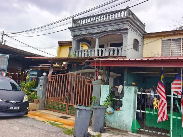 Ulu Tiram Taman Nora Jalan Berlian L.Cost Double Storey Terrace House 1