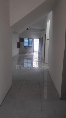 Ground Floor Townhouse, Simfoni, Puncak Alam 1