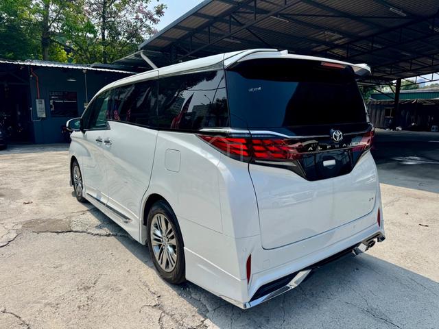2024 Toyota ALPHARD 2.5 Z Hybrid Fully Laoded - 2