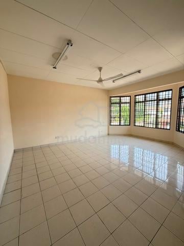 Bandar Botanic 2 Storey Basic Unit for rent 4 rooms 1
