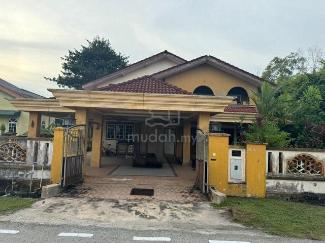 Banglo 2 tingkat tanan ghulam pauh kemaman 1