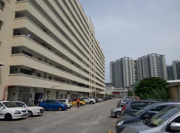 Desa Putra (Queensbay) 1