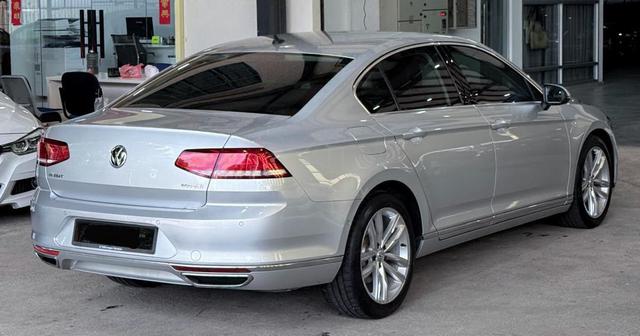 2019 Volkswagen PASSAT 2.0 TSI 5 WRT 3 YEAR - 4