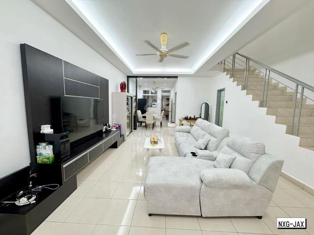 TIP TOP CONDITION!! Gelang Bandar Puteri Klang Double Storey House 1