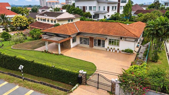 Bungalow @ Stulang Laut, Johor Bahru 1