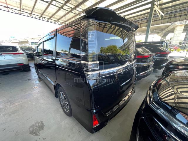 2021 Toyota VOXY 2.0 ZS KIRAMEKI III (A) E0436 - 4