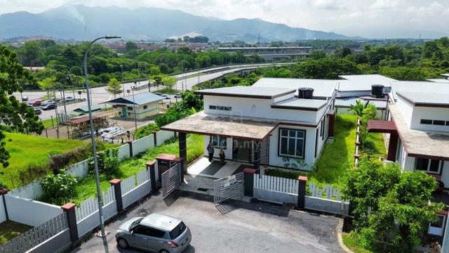 Corner Lot Single Storey Bungalow Villa Bukit Negeri, Senawang 1
