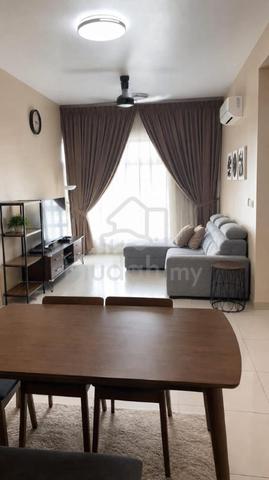 Aura Residence 1
