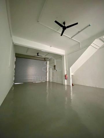 Ground Floor Shop Facing Main Road in Good Condition at Bukit Tengah 1