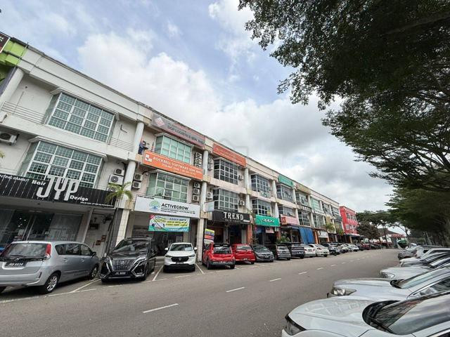 3 Storey Shoplot @ Jalan Undan 15, Taman Perling, Johor Bahru 1