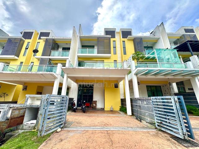 22x75 SQFT 💥 FREEHOLD 3 Storey Superlink Terrace Ukay Tropika Ampang 1