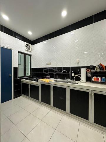 Doouble storey cluster house for sell @ Austin Height 1