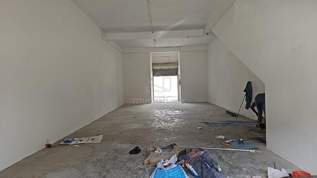 Permatang Tinggi Bkt Minyak Light Industry Factory Warehouse For Sale 1