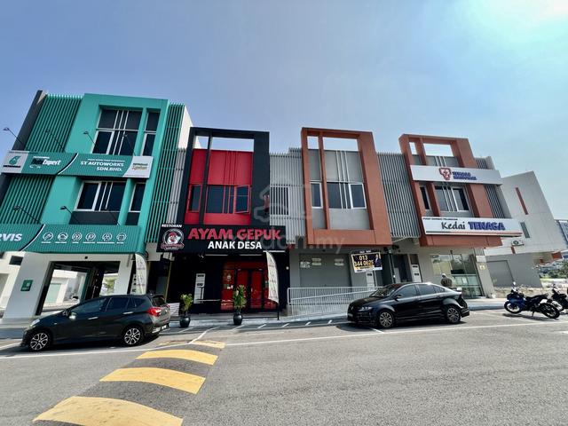 2 Sty NILAI Facing Mainroad Roundabout Uni Square Dataran Universiti 1