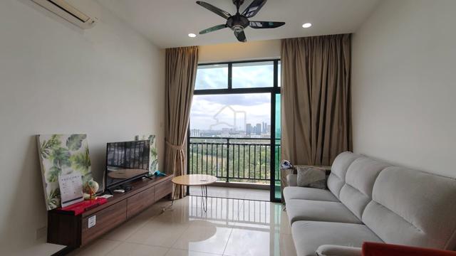 Molek Regency 1