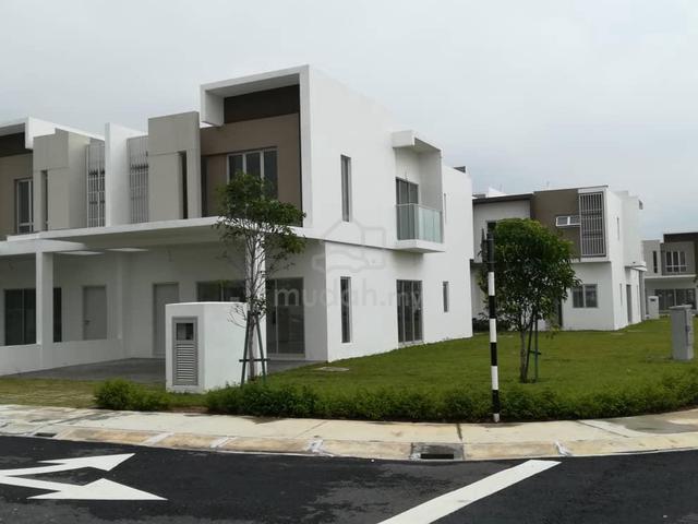 Corner House Casa Green @ Cyber South 1