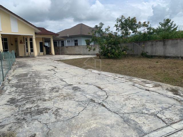 Owner Direct Semi-Detached House with Spacious Outdoor Area 1