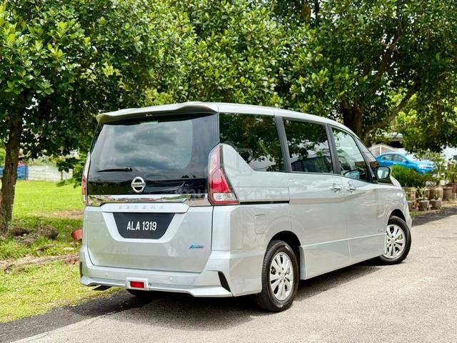 ON THE ROAD 2018 Nissan SERENA 2.0 - 4