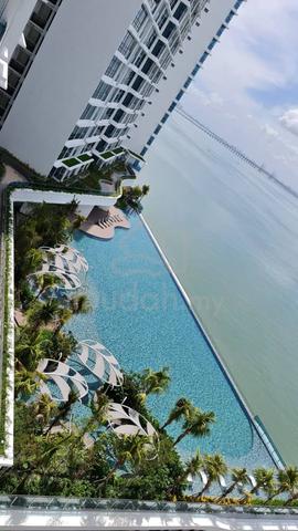 Queens Residences Q1 @ Queens Waterfront 1