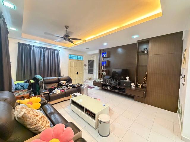 Good Condition Bukit Indah @ Jln Indah Corner Lot Double Storey House 1