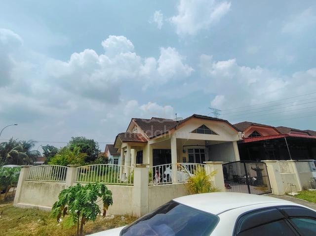 1-storey terraced corner lot nusa bestari 2 skudai newly repainted 1