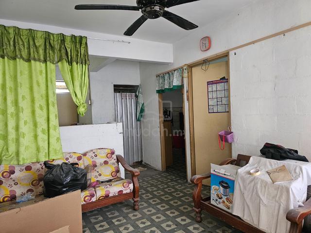 Taman Sungai Batu 1
