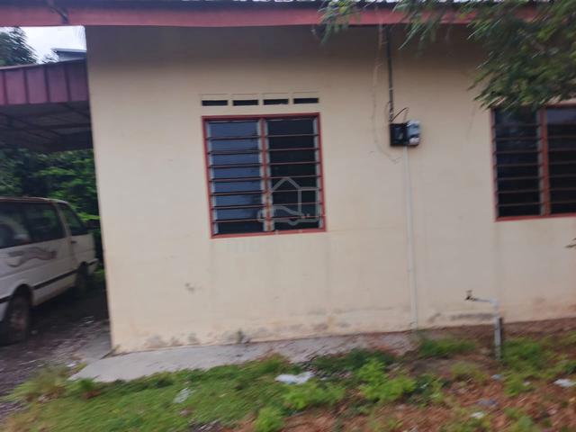Rumah kampung untuk disewa 1
