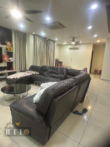 Jenjarom Semi D Renovated Unit 1