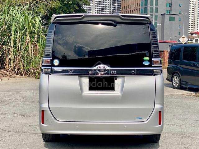 2018 Toyota VOXY X 2.0 8SEATER FACELIFT LEATHER-ST - 4